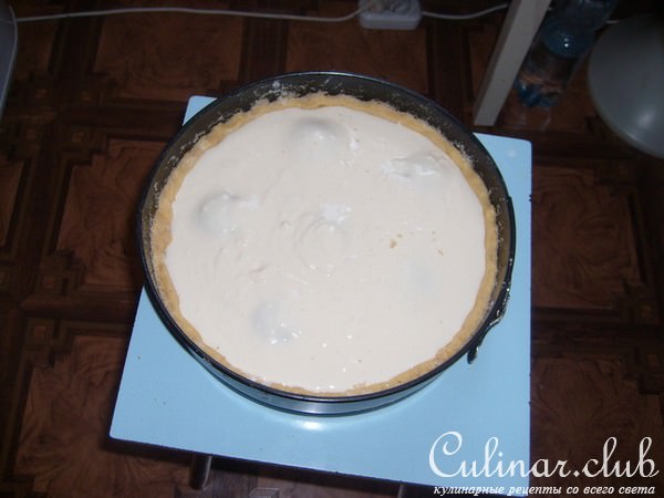 Пирог с персиками