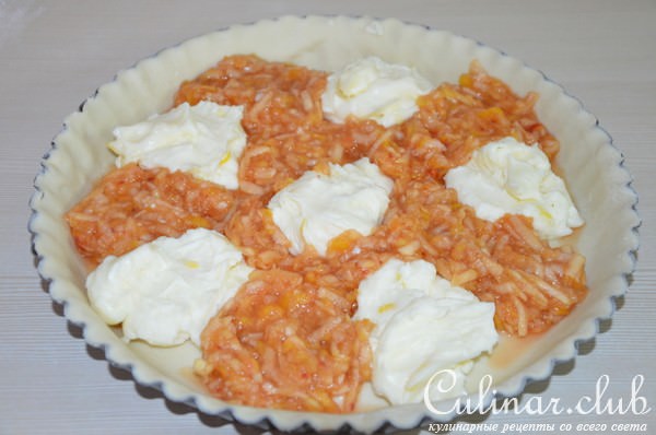 Пирог с фруктами и сливочным сыром