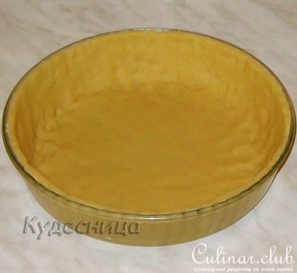 Пирог с брусникой и меренгой