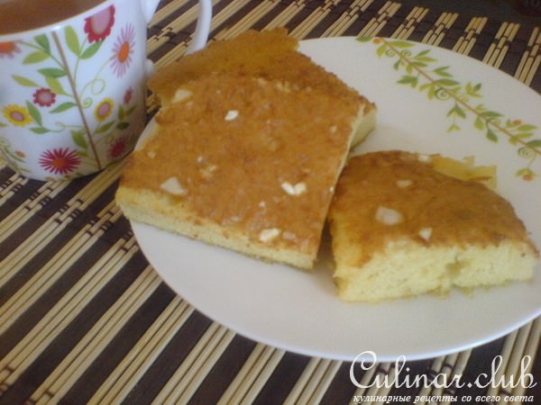 Ананасовая шарлотка с орешками кешью