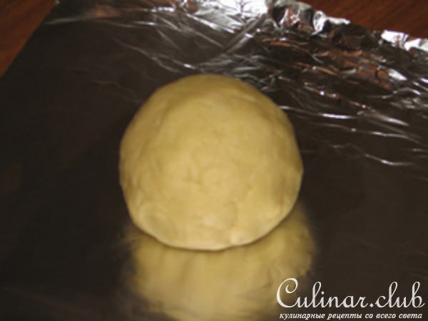 Песочный пирог с яблоками и чёрной смородиной