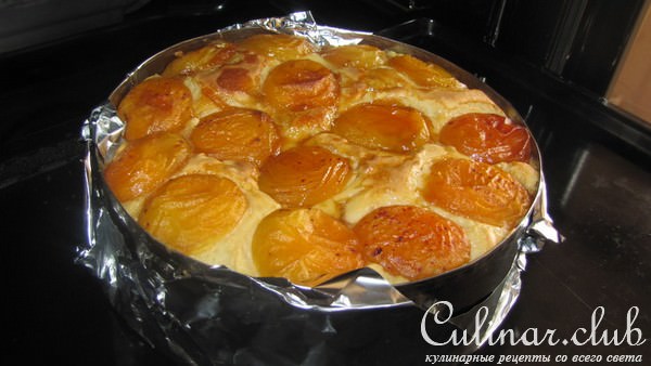 тарт с вкусным кремом и карамелизированными абрикосами