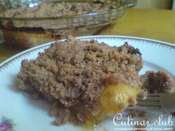 Персиковый пирог с коричной крошкой
