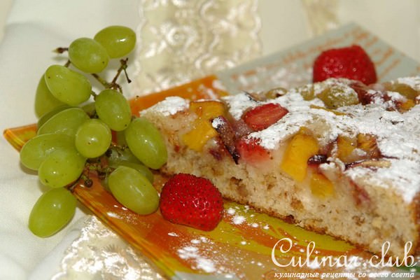 Манник с грецкими орехами и фруктами