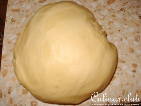 Дрожжевой пирог с клубникой