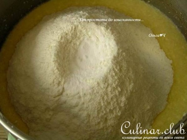 Яблочная шарлотка (в мультиварке)