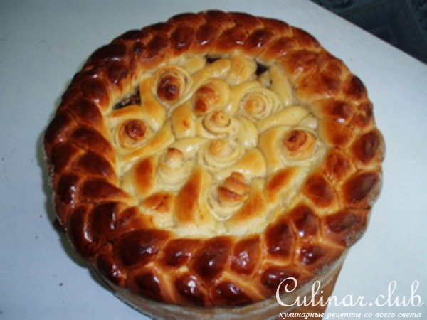 пирог с вареньем и орехами