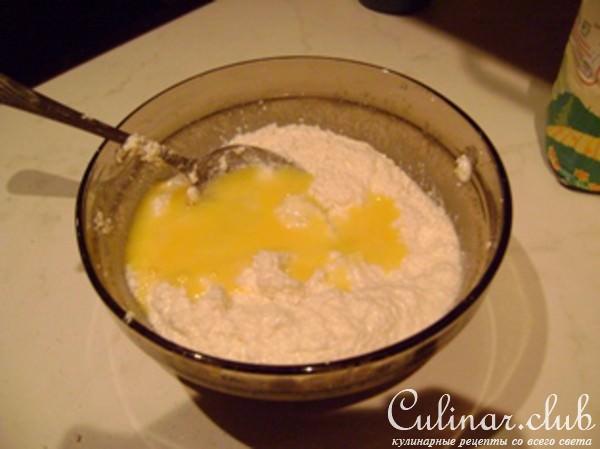 Творожный пирог с персиками
