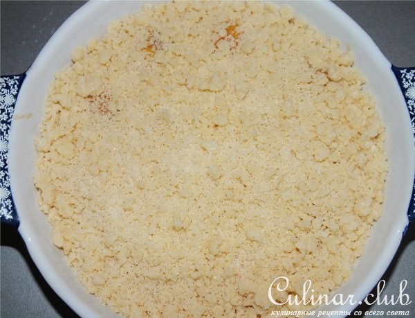 Пирог с абрикосами и штрейзелем