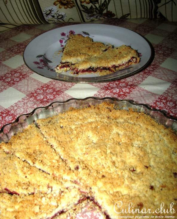 Малиново-шоколадный крамбль с миндальными орешками (для дуэли)