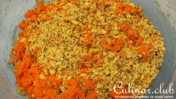 Морковный кекс с грецкими орехами.
