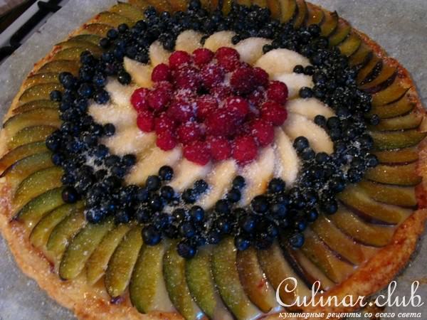 Фруктово-ягодная пицца с лимонным курдом