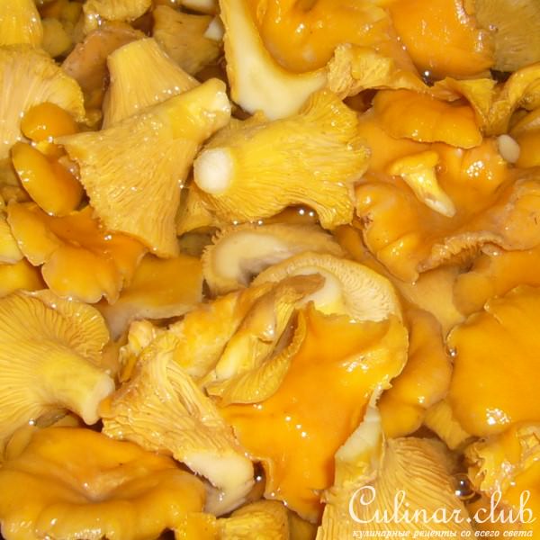 Лисички маринованные