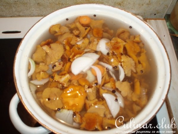 лисички маринованные