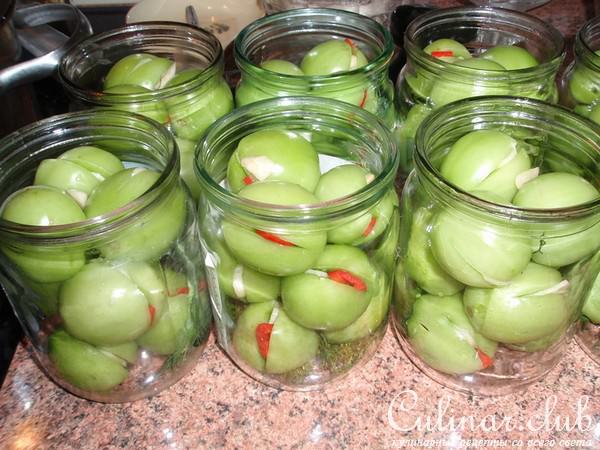 Зеленые помидоры маринованные
