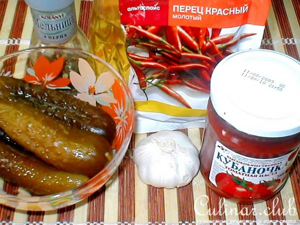 АДЖИКА ИЗ СОЛЕНЫХ ОГУРЦОВ