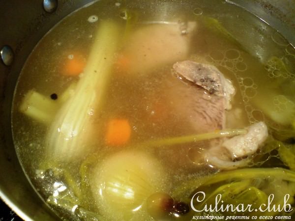 Солянка мясная сборная в горшочке
