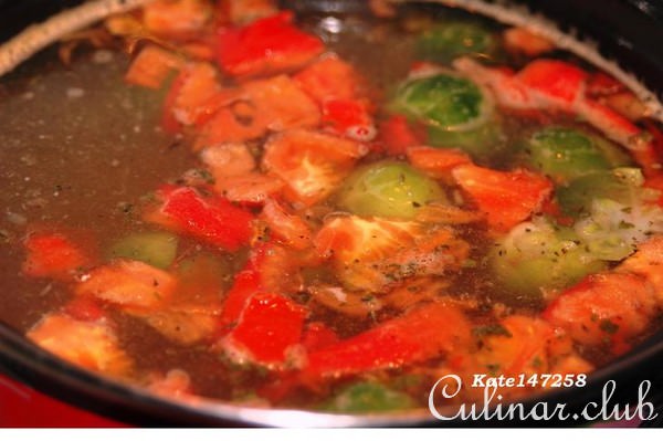Суп из брюссельской капусты с мясом.