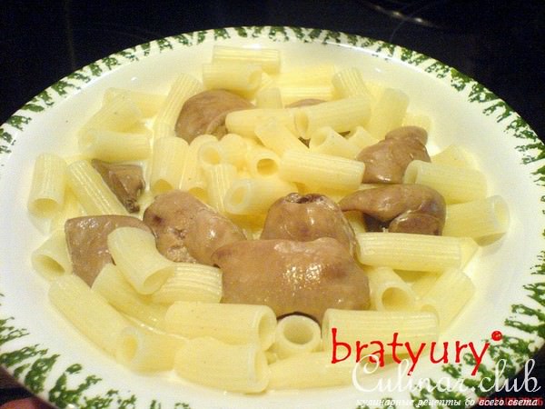 Суп молочный с куриной печенью и короткими макаронами