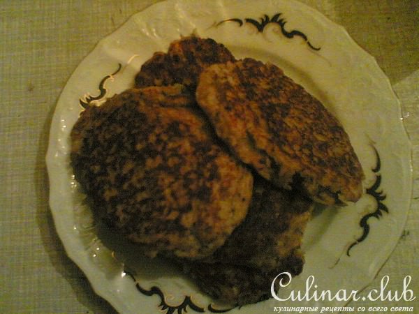 щи из квашеной капусты с сушоными грибами и с гречневыми оладьями