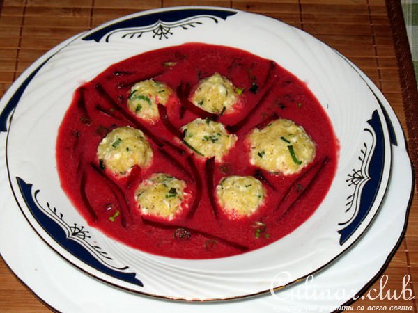 Суп-пюре из запечёной свеклы с сырными клёцками