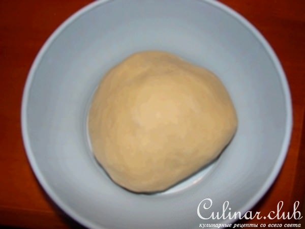 Суп с домашней лапшой, тушёнкой и грибами.