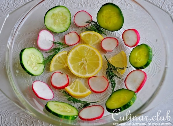 Окрошка сборная мясная в ледяной чаше 