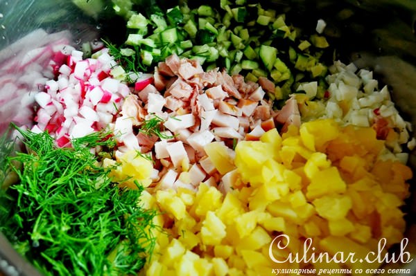 Окрошка сборная мясная в ледяной чаше 