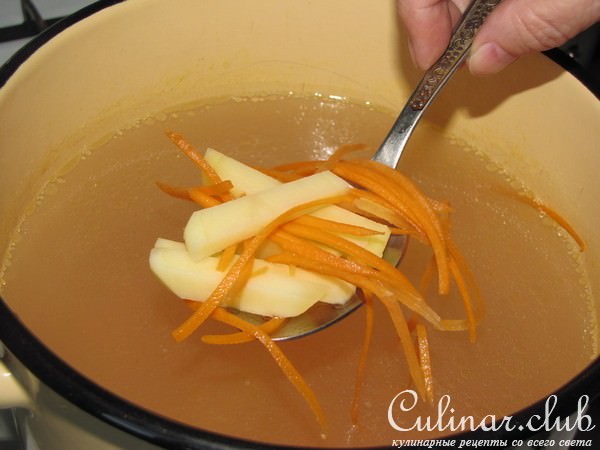 Суп-лапша с фаршированными куриными шейками