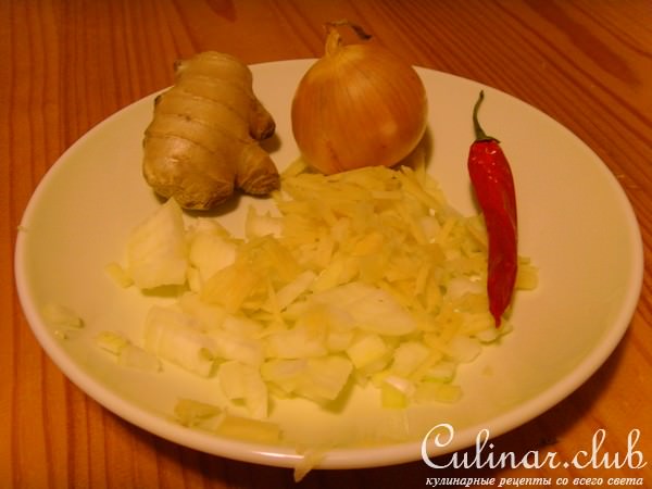 Горячий карибский суп с курицей и кокосовым молоком