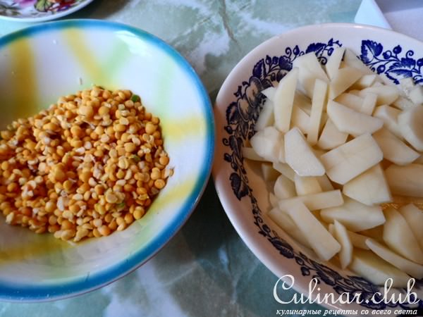 Гороховый суп с сырокопчёным беконом(мой любимый)