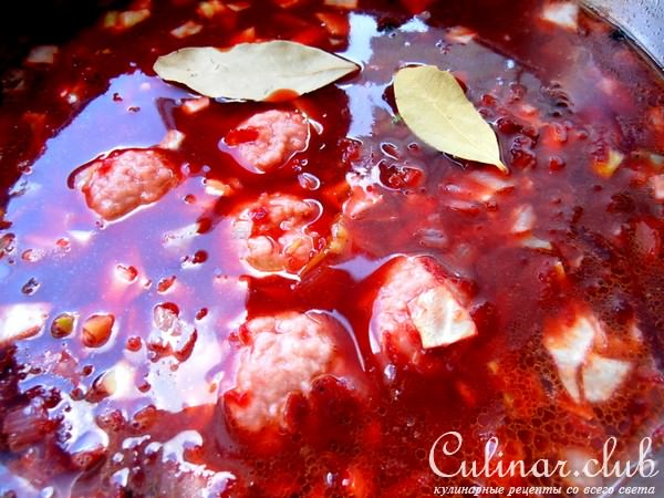 Борщ с фрикадельками и фасолью