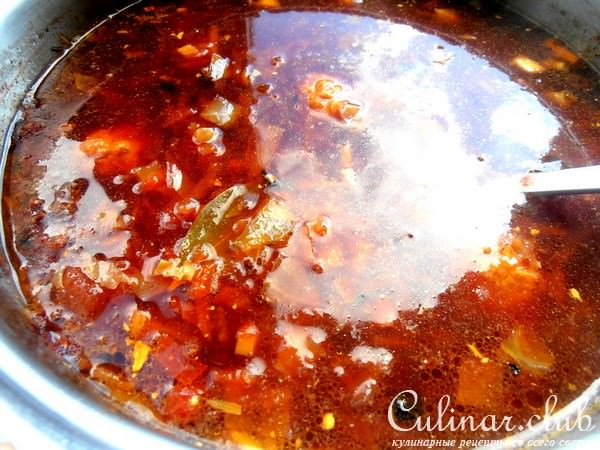 Борщ с фрикадельками и фасолью