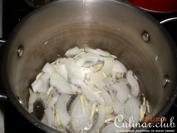 Овощной суп с белой фасолью,соусом песто и сыром пармезан