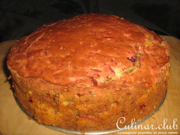Свекольный торт с грецкими орехами.