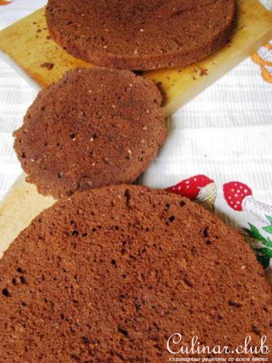 Шоколадно-ореховый торт с прослойкой из чернослива и нотами ликёра Моцарт (для дуэли :)