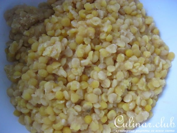Шоколадный торт из гороха с кремом из черимойи 