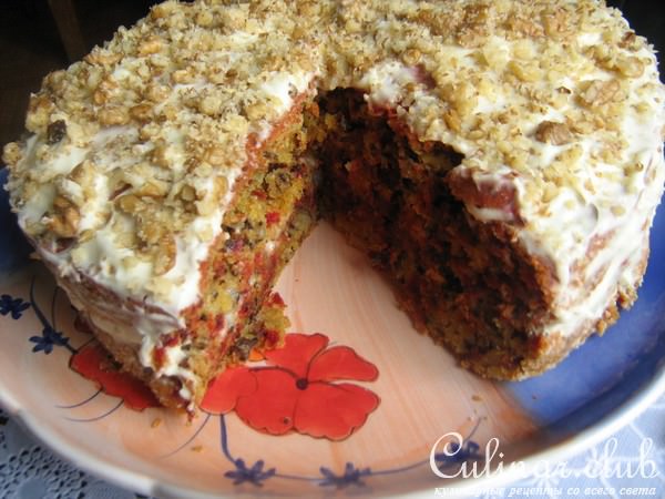 Свекольный торт с грецкими орехами.