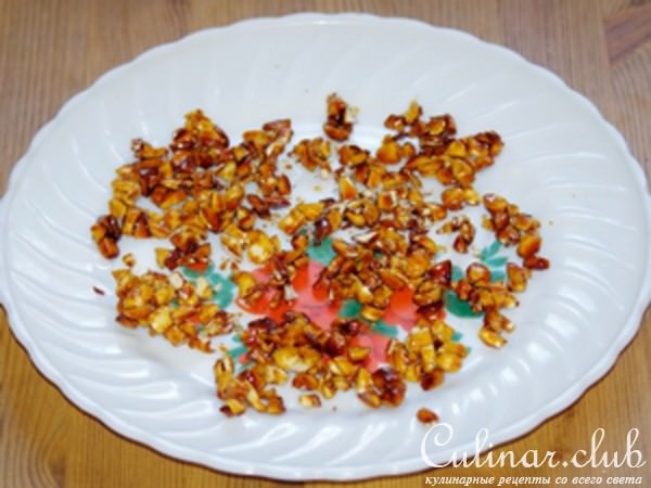 Сливочно-рисовый торт с мандаринами и клубничным соусом