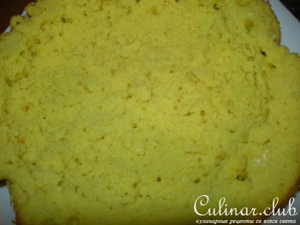 Шарлотка с ягодами и сливками