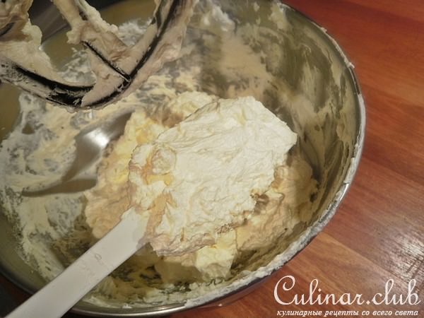 Торт Подушка, Фисташковый масляный бисквит, Swiss Meringue Buttercream
