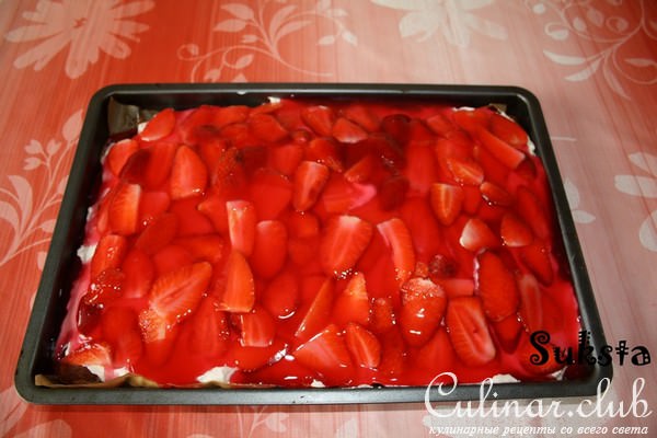 пироженное клубничное