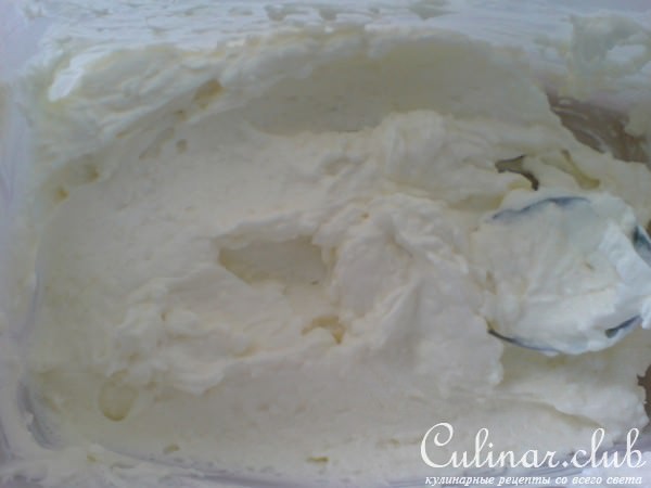 Корзинки с кокосовым кремом и маринованной клубникой