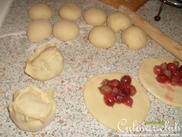 Пирожки с крыжовником.