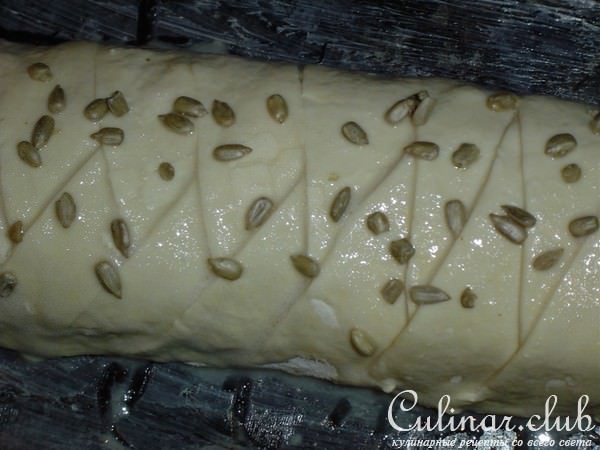 Рулет из слоеного теста (вариант)