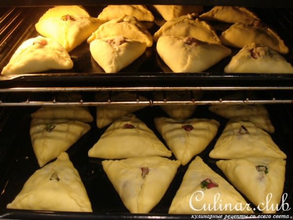 Татарские "чпочмаки" (треугольники c мясом)