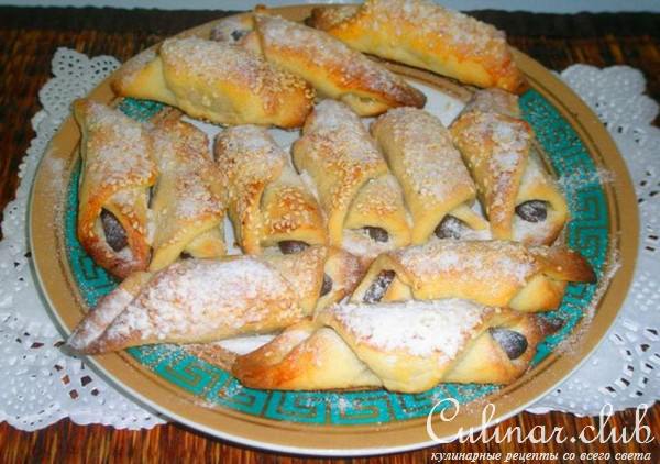 Песочно-слоёные печеньки рулетики с финиками
