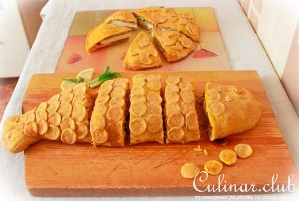Рыба и курица в морковном тесте.