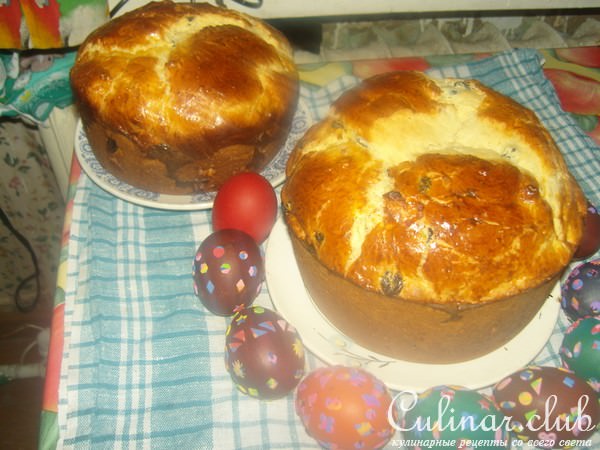 Кулич с орехами и курагой