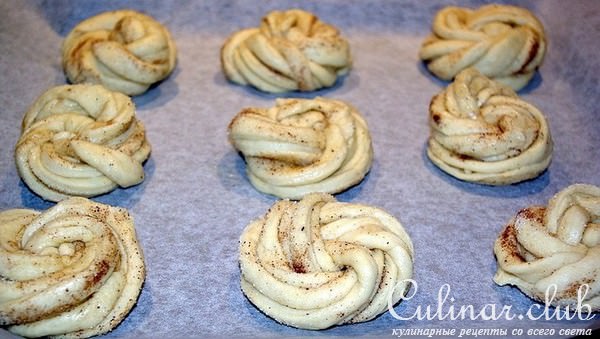 Крученые плюшки и косичка из дрожжевого теста